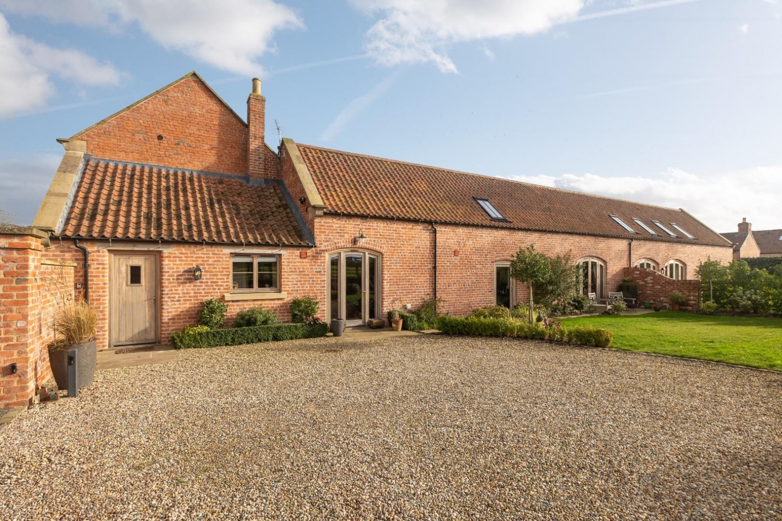 2 bedroom Cottage For Sale