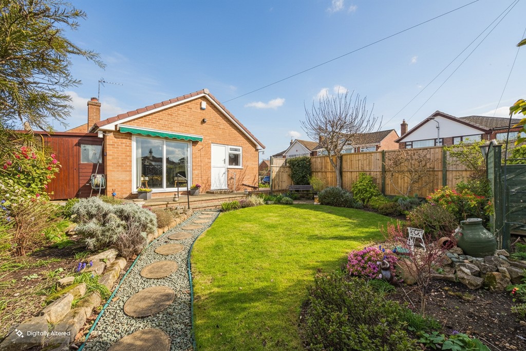 2 bedroom Detached house For Sale