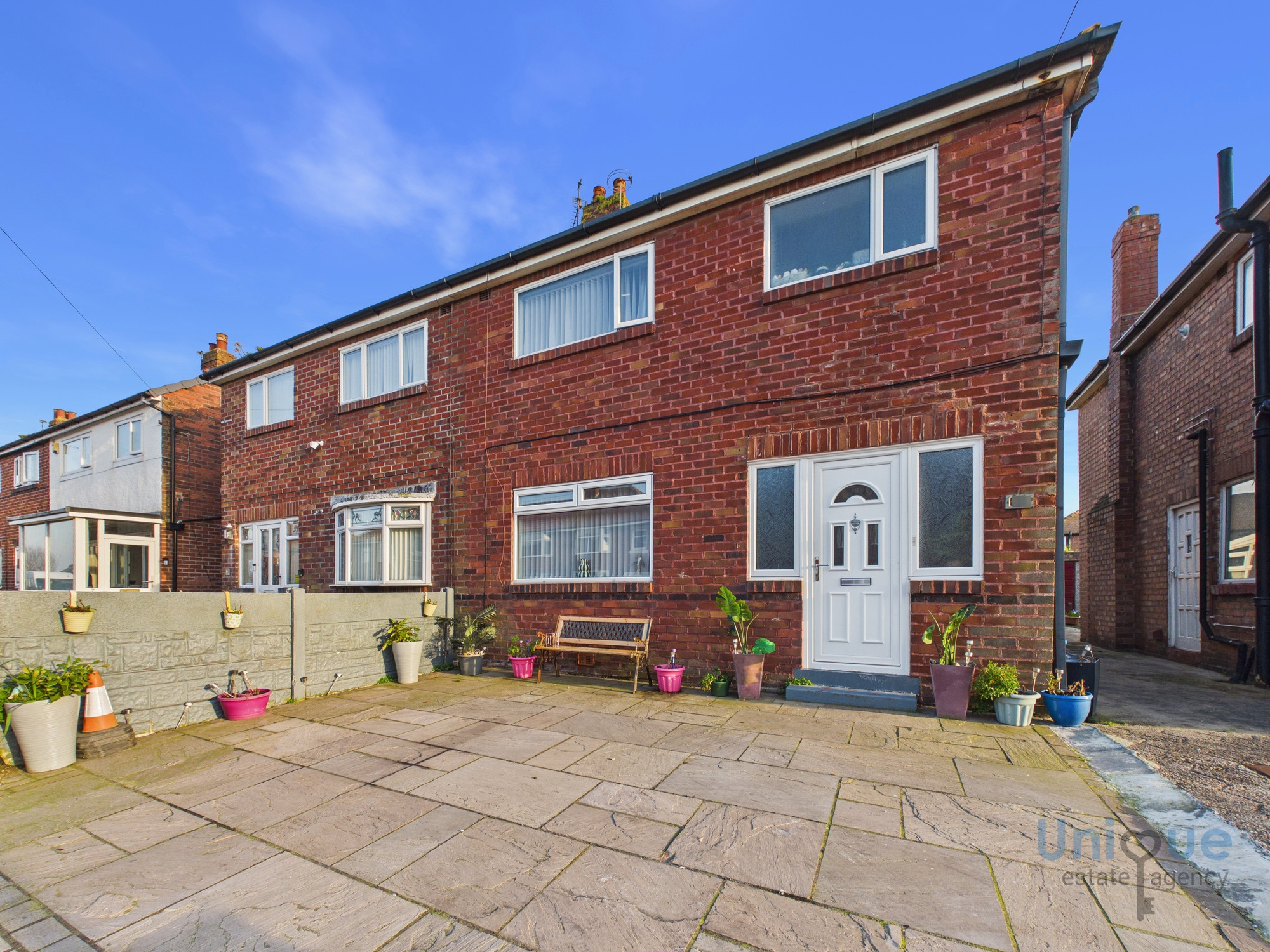 3 bedroom Semi-detached house For Sale