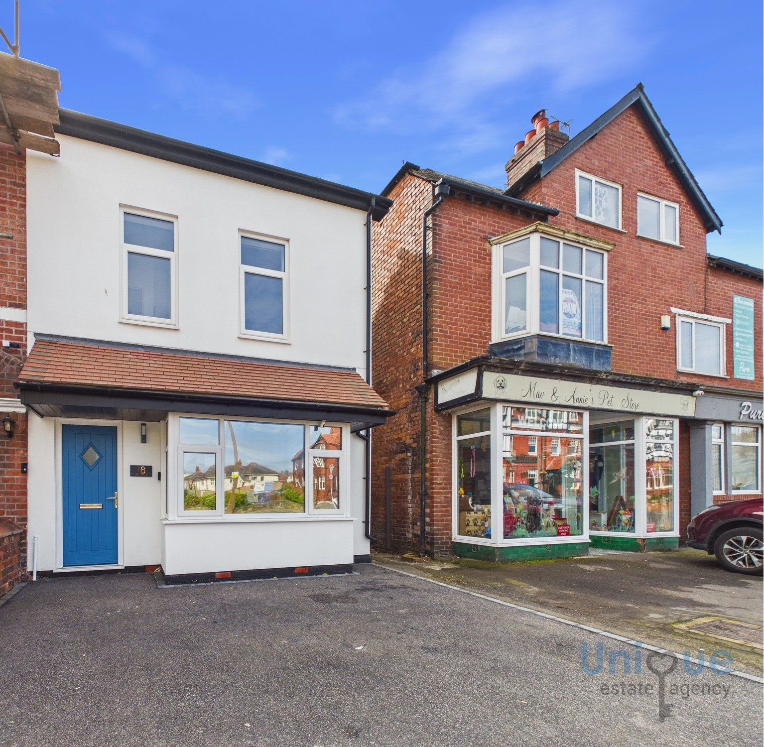 3 bedroom Semi-detached house To Let