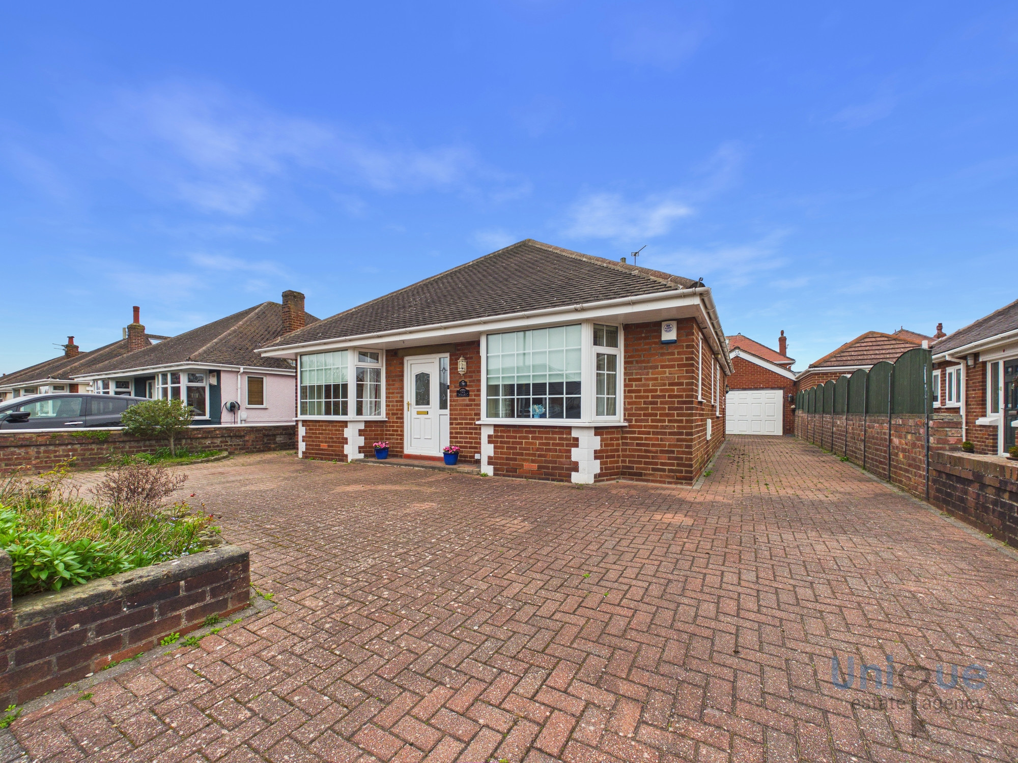 2 bedroom Detached house For Sale