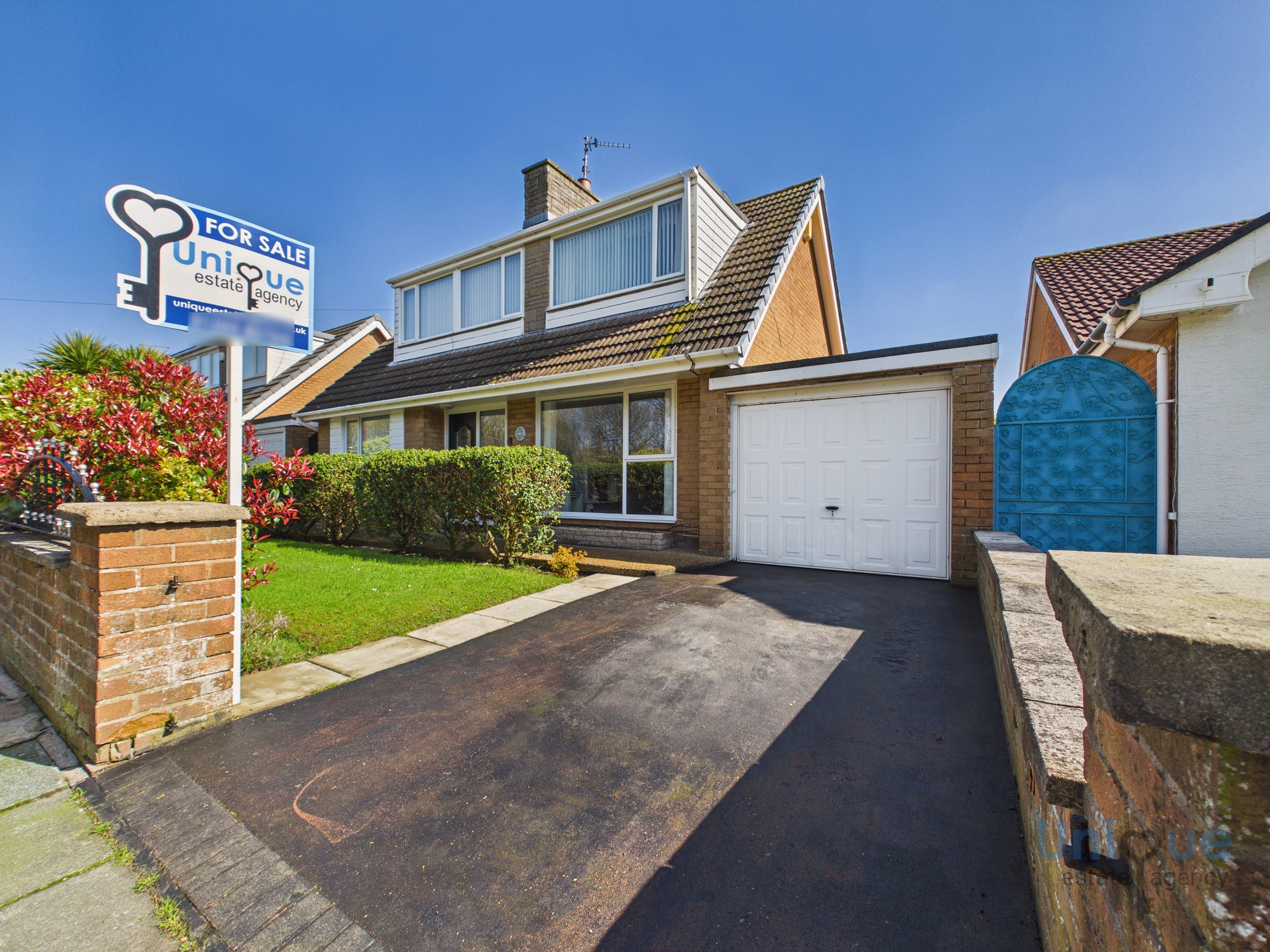 3 bedroom Detached bungalow For Sale