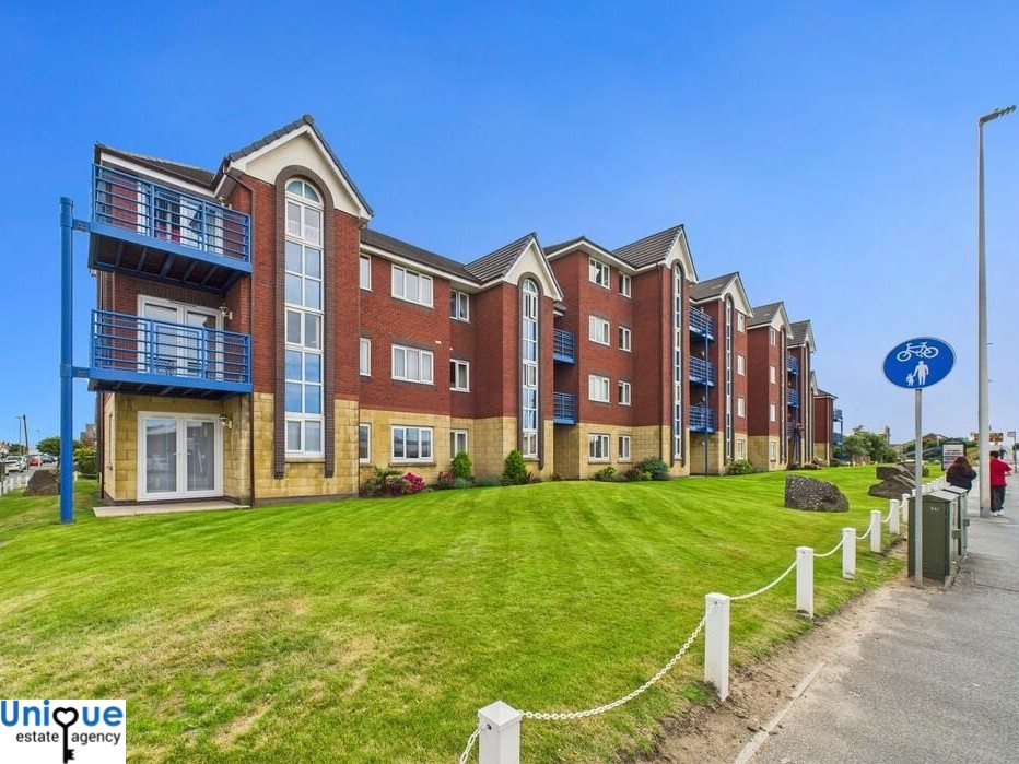 2 bedroom Flat share To Let