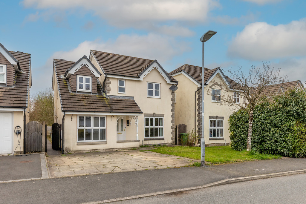 4 bedroom Link detached house For Sale