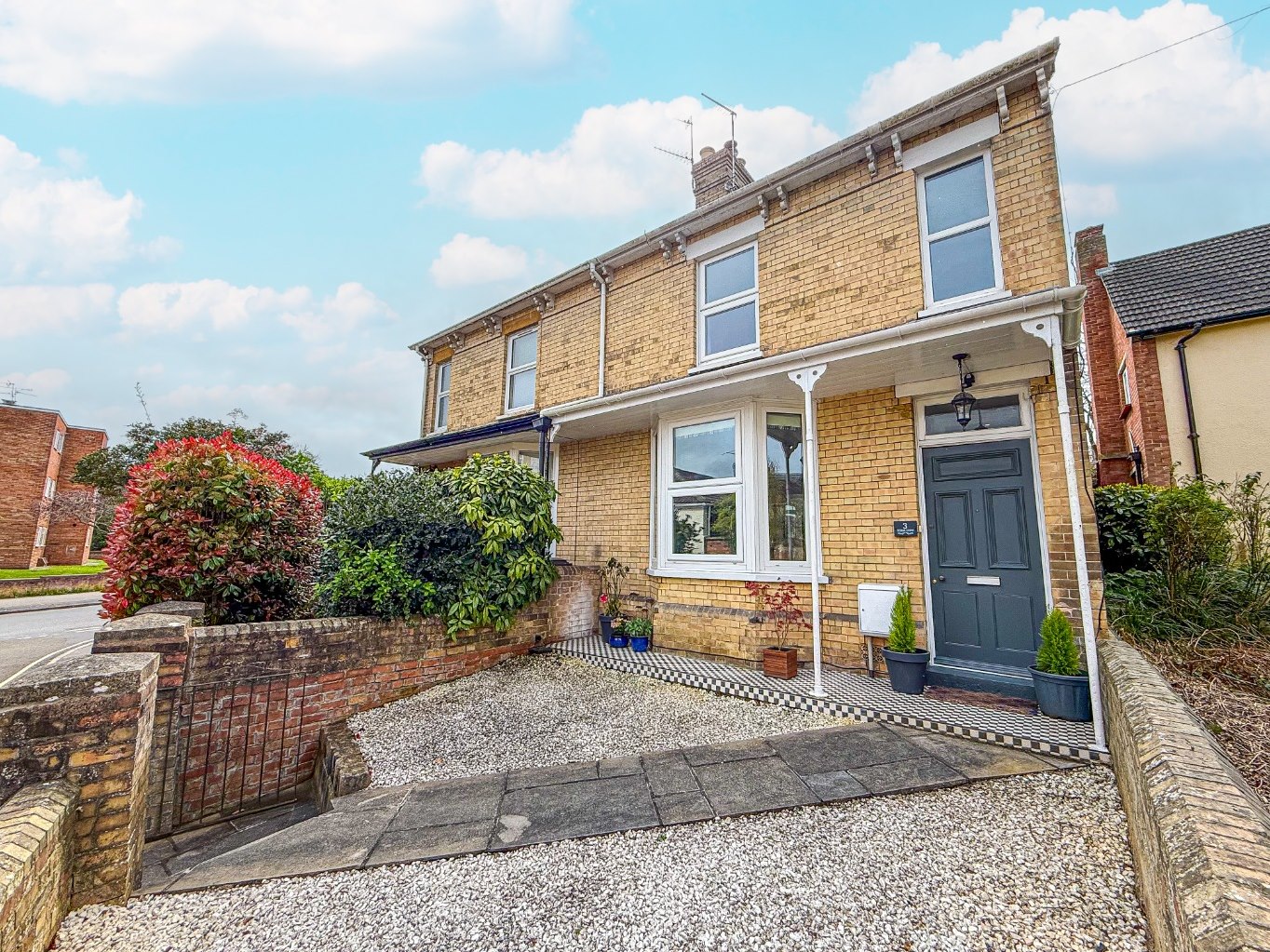 3 bedroom House (unspecified) Under Offer