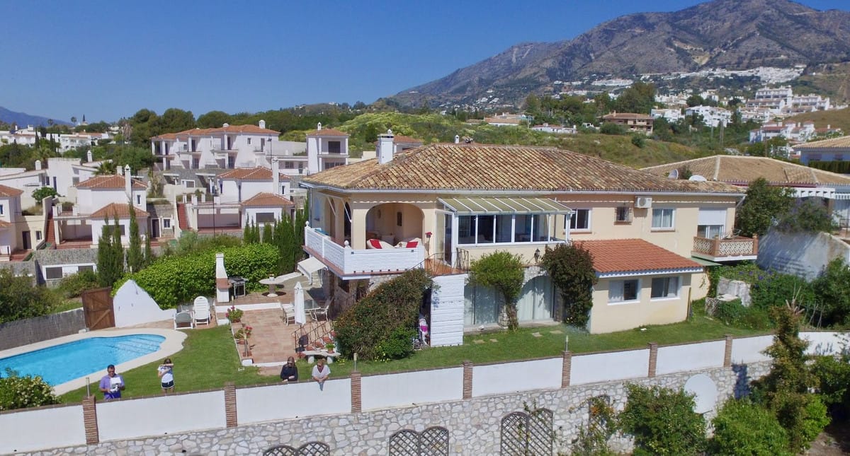 6 bedroom Villa For Sale