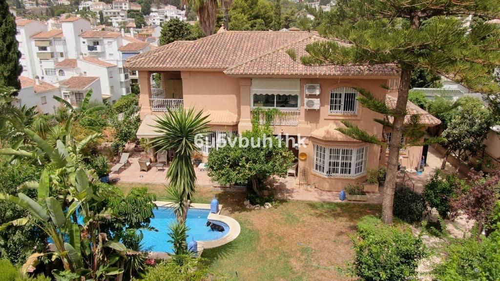 4 bedroom Villa For Sale