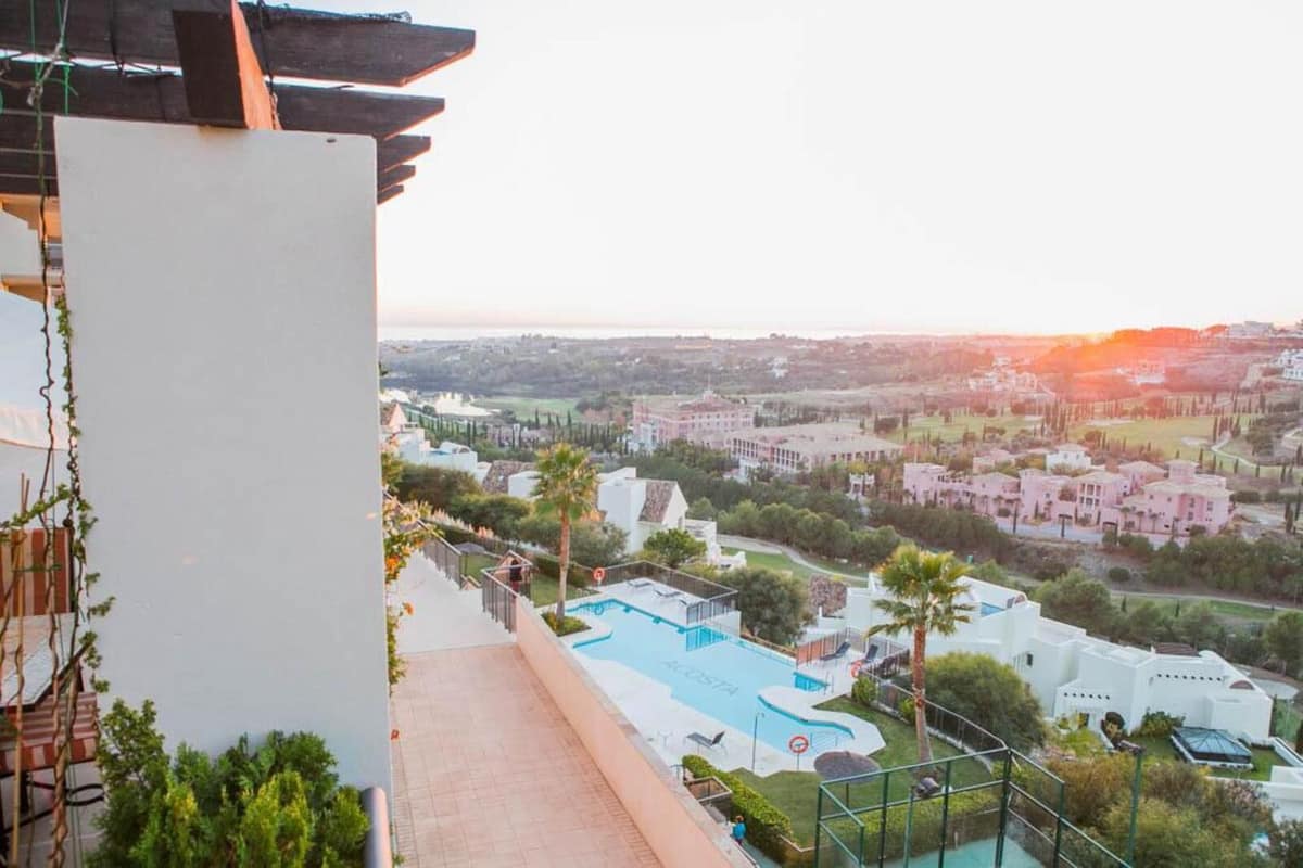 4 bedroom Apartment For Sale