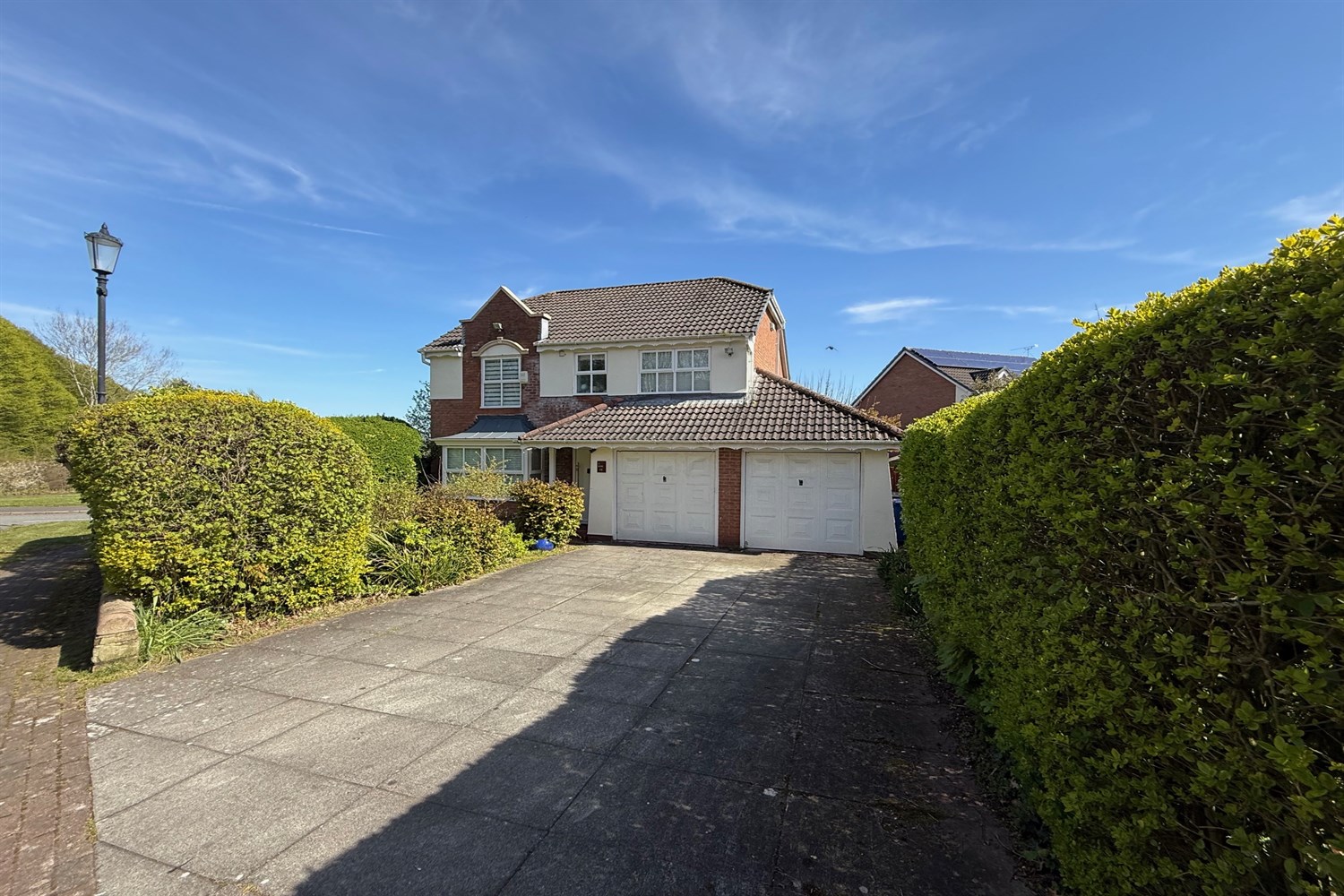 4 bedroom Detached house Under Offer