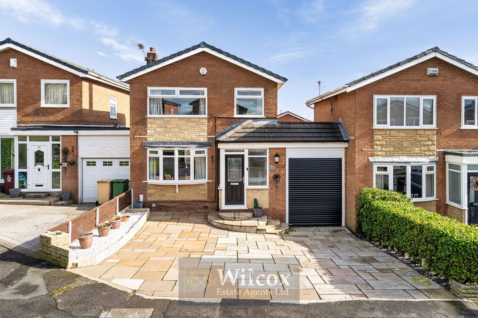 3 bedroom Detached house Under Offer