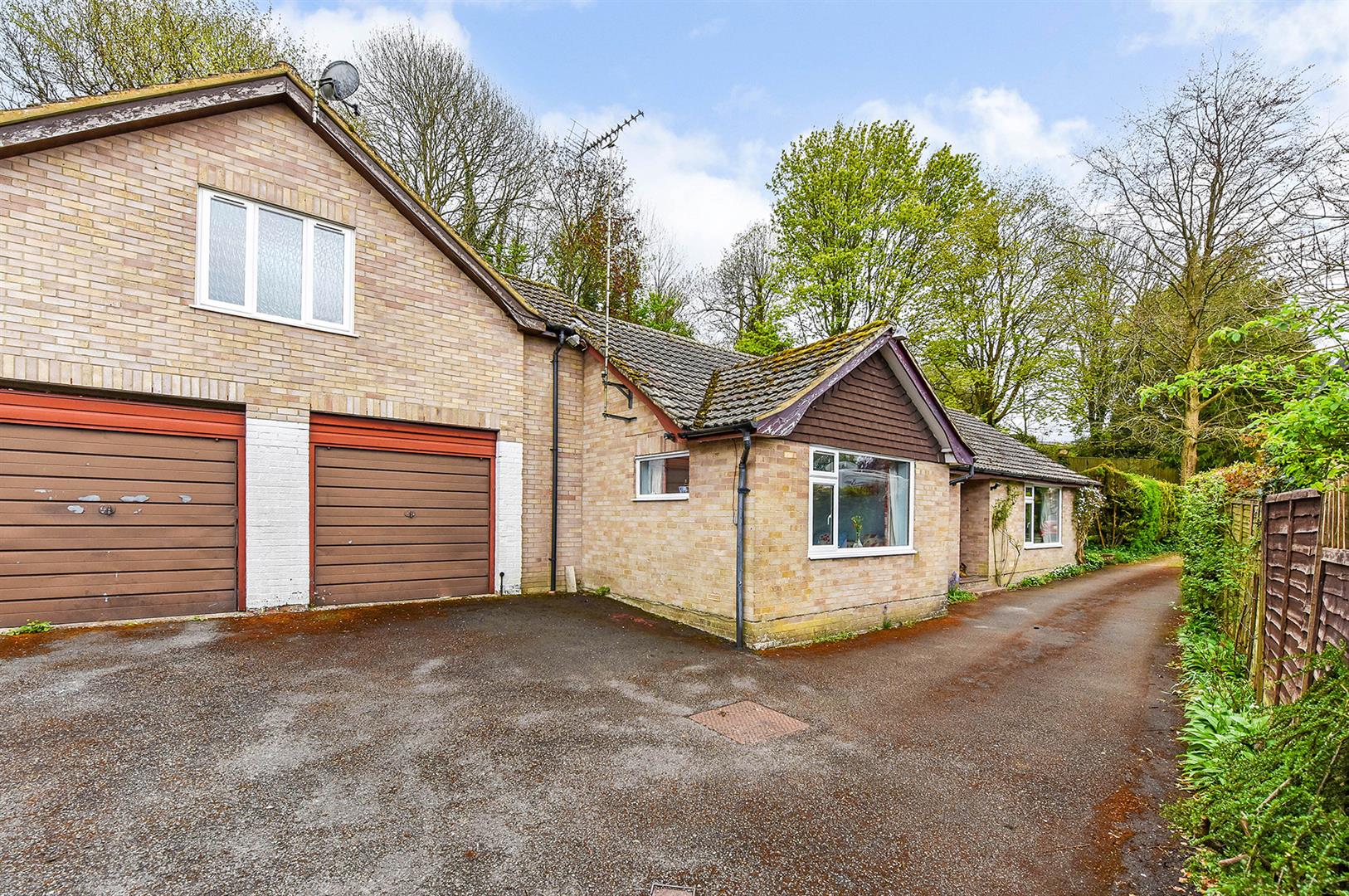 4 bedroom Detached house Under Offer