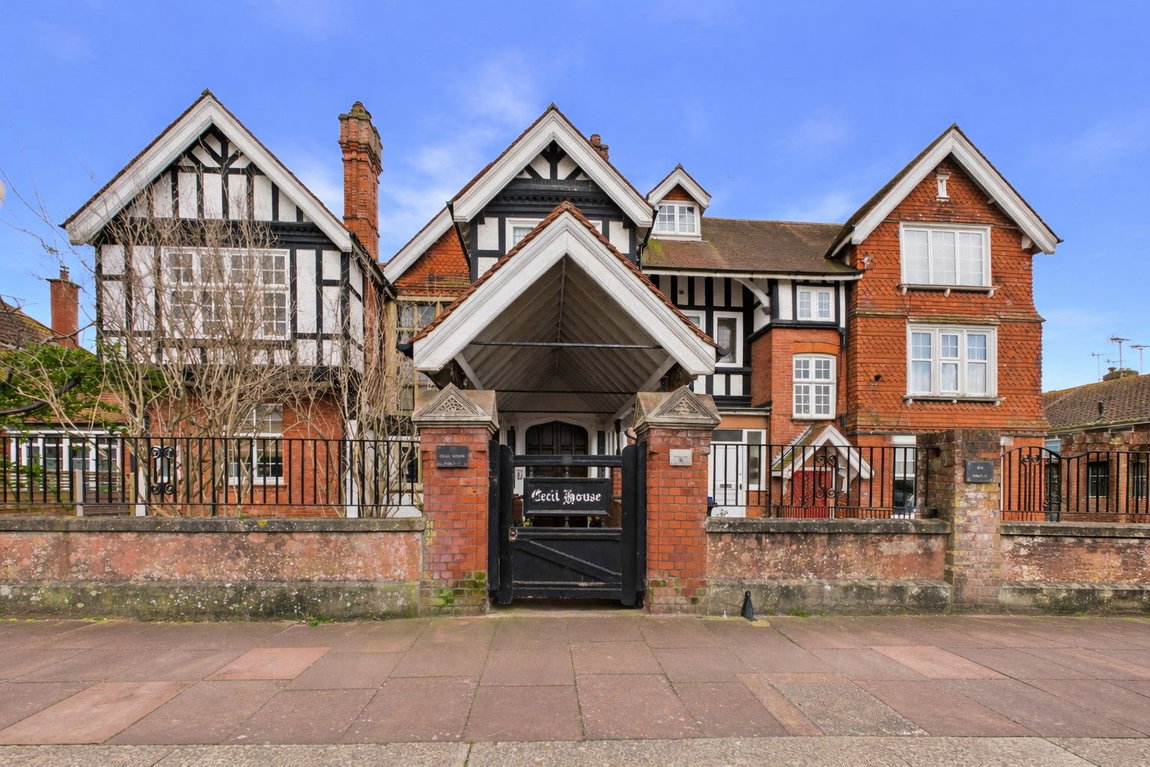 1 bedroom Flat For Sale