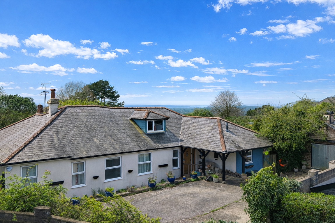 3 bedroom Bungalow For Sale