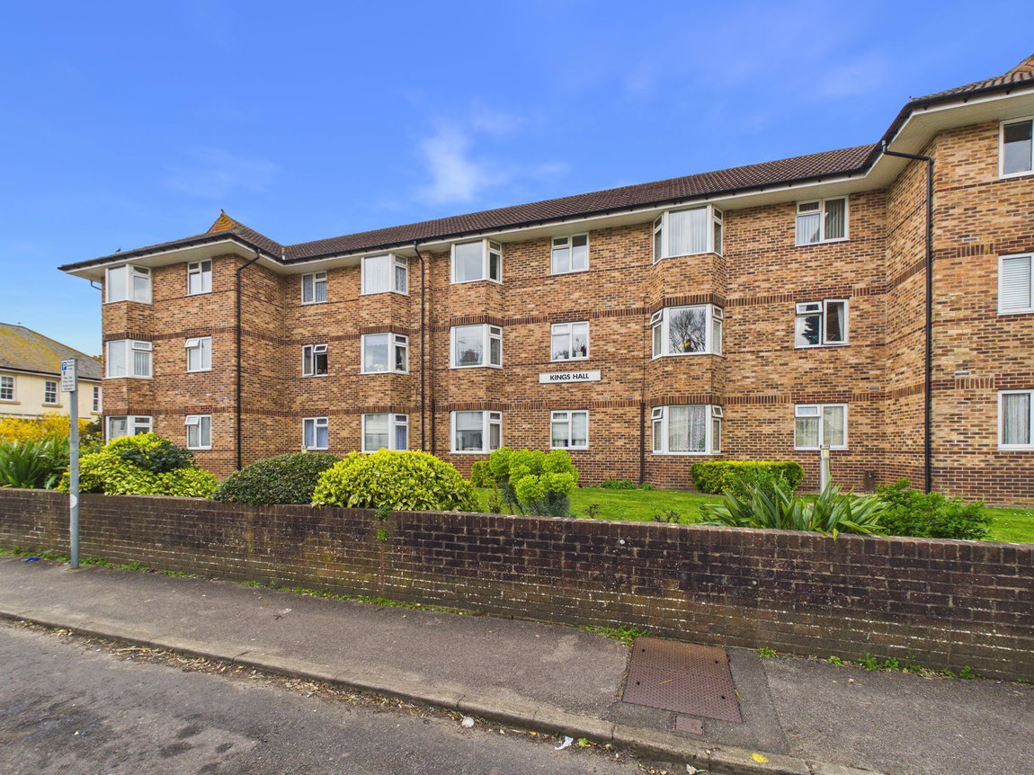 1 bedroom Apartment For Sale