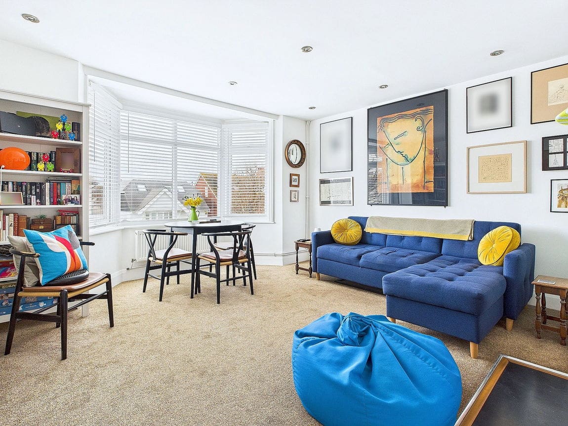 2 bedroom Flat For Sale