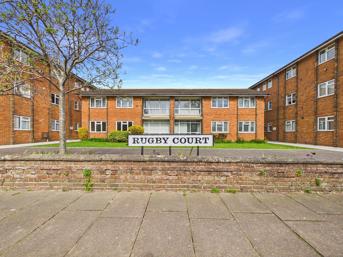 1 bedroom Flat For Sale