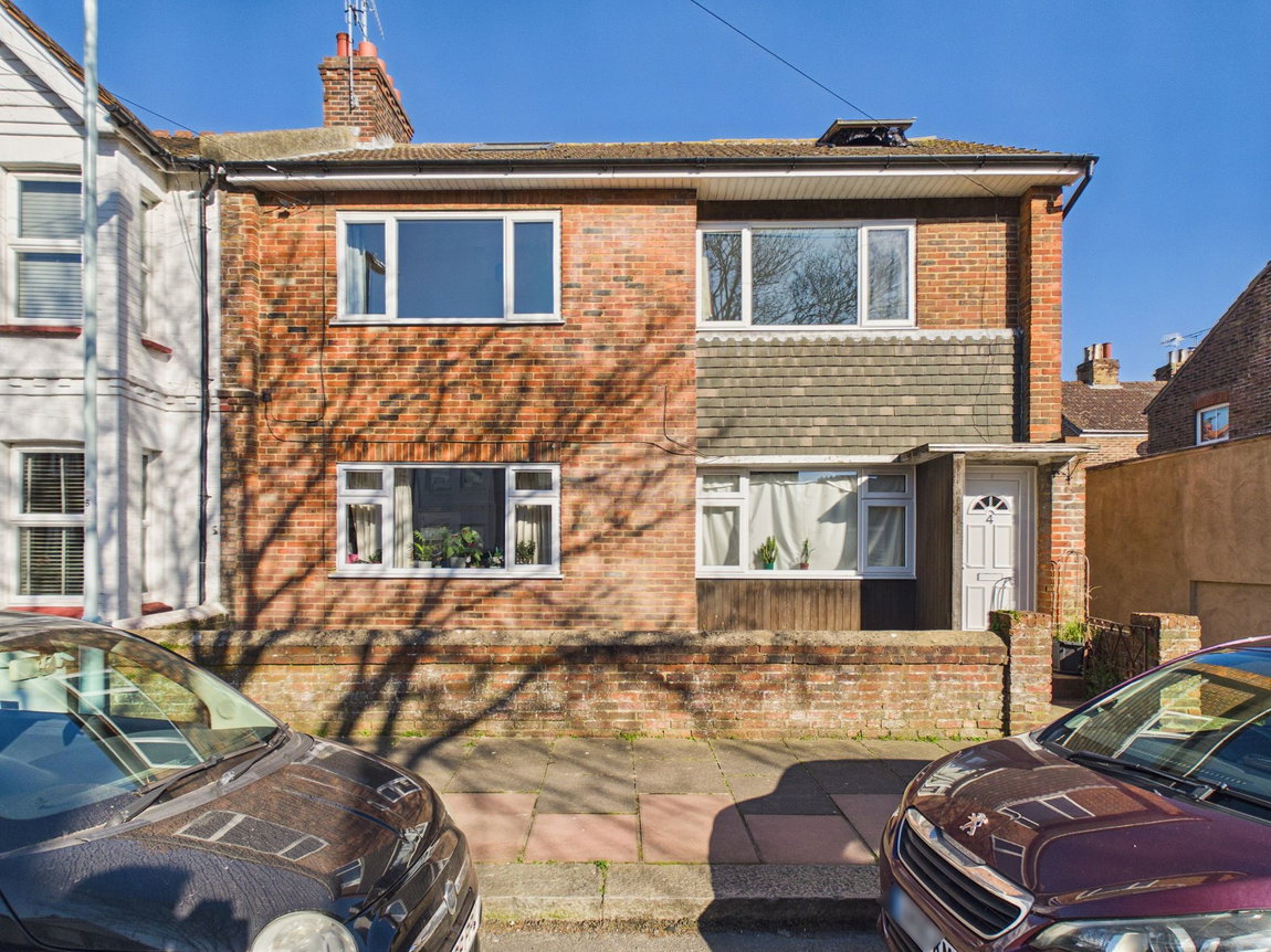 4 bedroom Maisonette For Sale