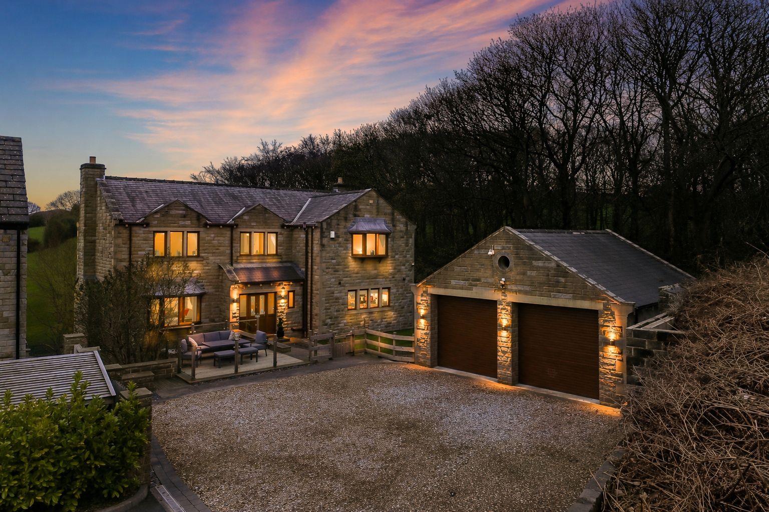 6 bedroom Detached house Under Offer