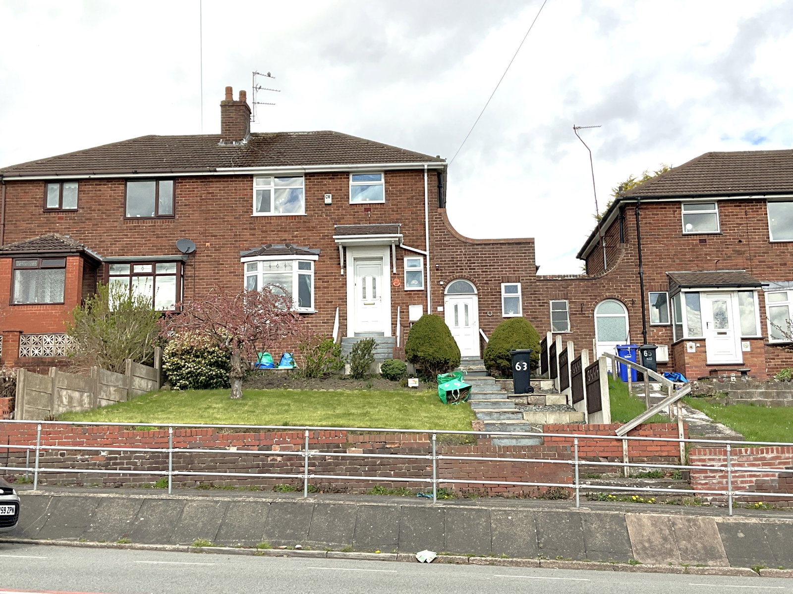 3 bedroom Semi-detached house For Sale