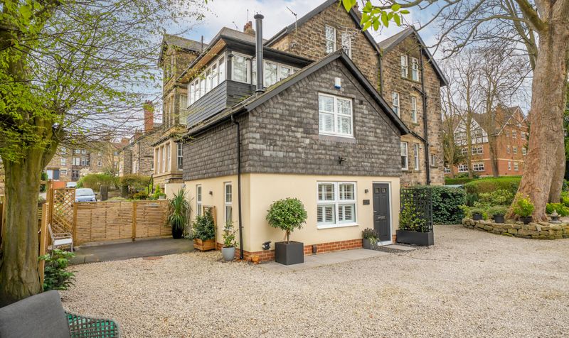 3 bedroom Flat Under Offer