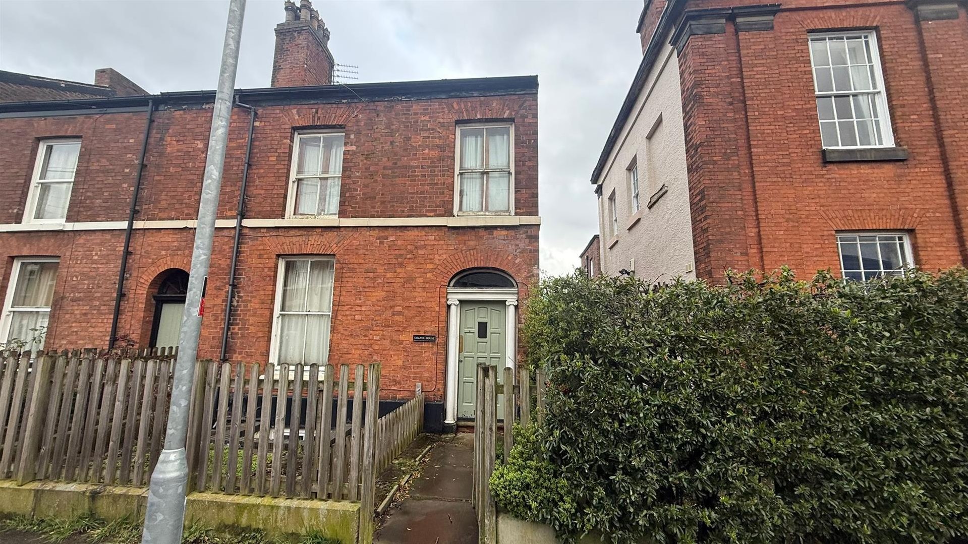 8 bedroom House (unspecified) For Sale