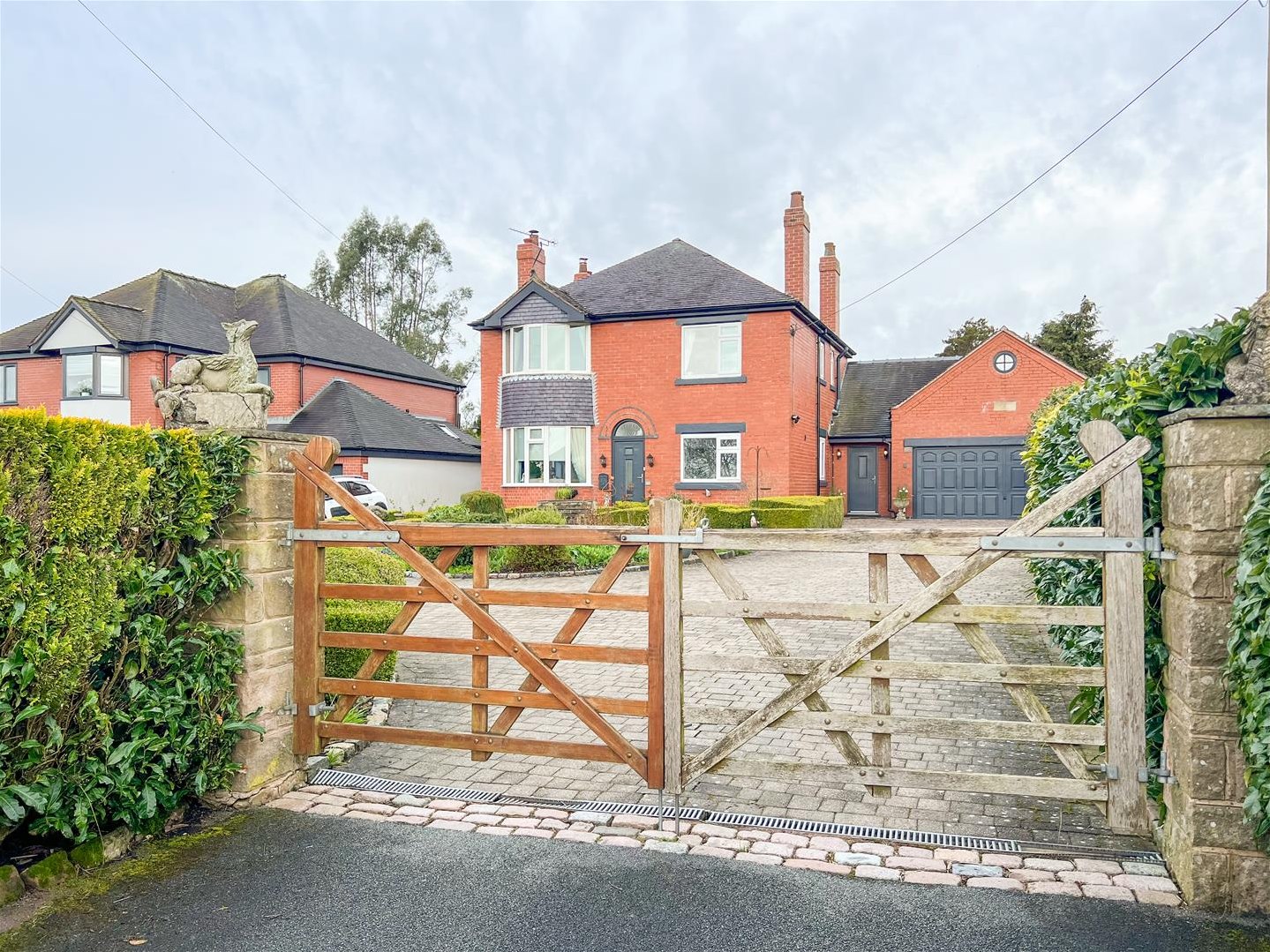 4 bedroom Link detached house For Sale