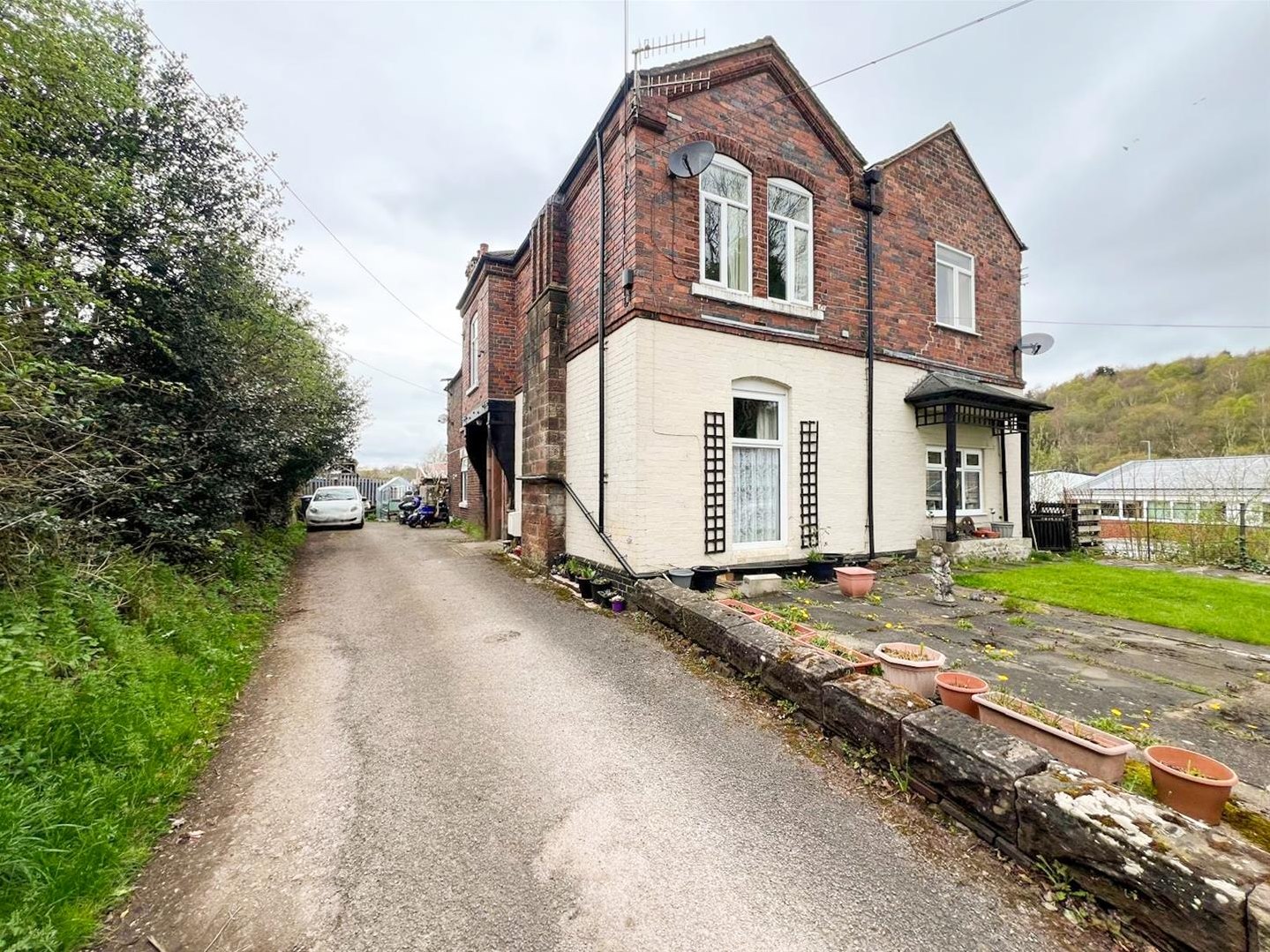 3 bedroom Flat share For Sale