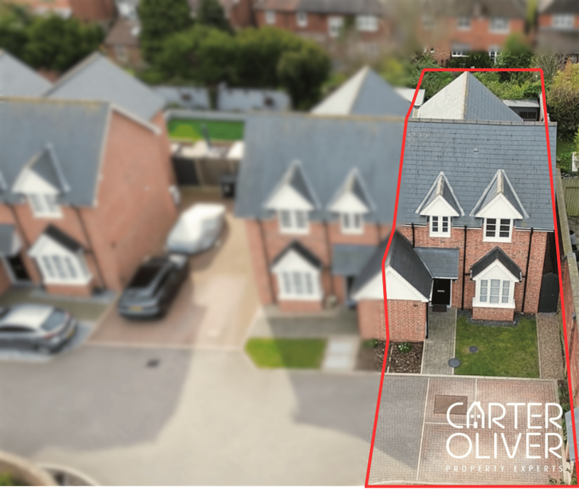 3 bedroom Semi-detached house Under Offer