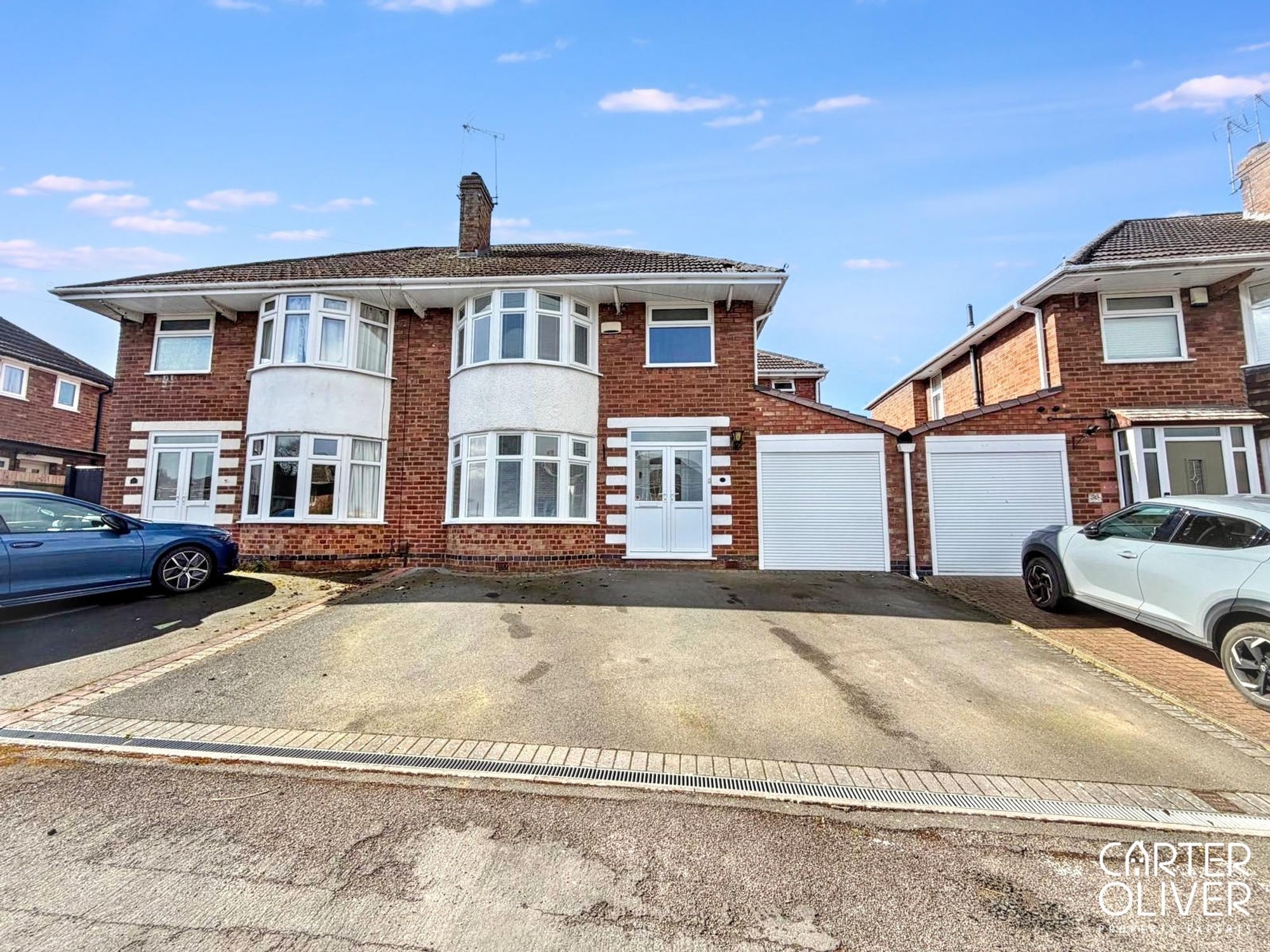 4 bedroom Semi-detached house Under Offer