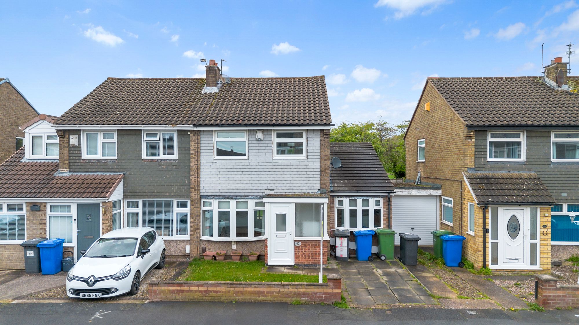 3 bedroom Semi-detached house For Sale