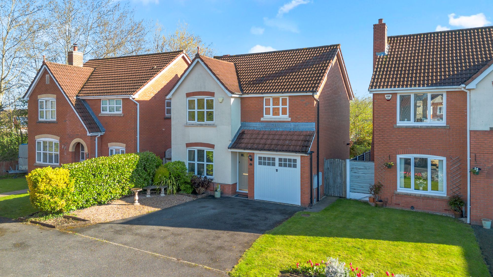 3 bedroom Detached house Under Offer