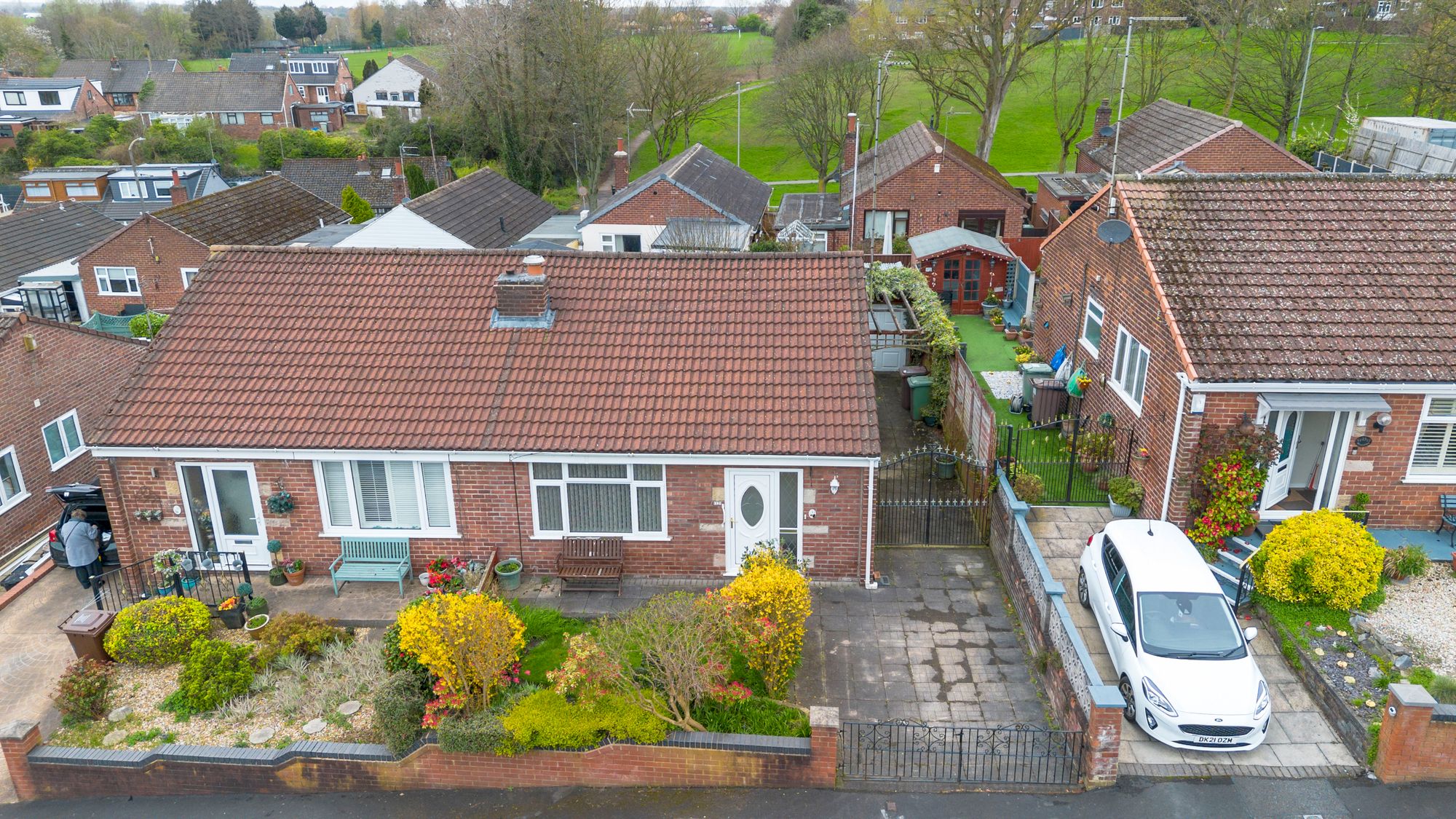 2 bedroom Detached bungalow Under Offer