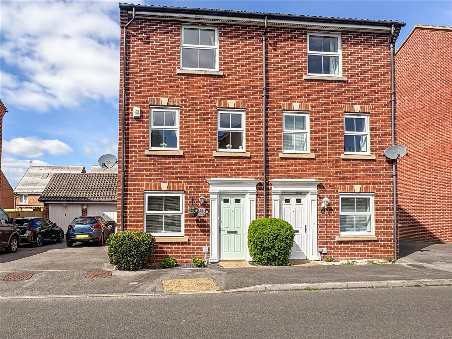 4 bedroom Semi-detached house For Sale