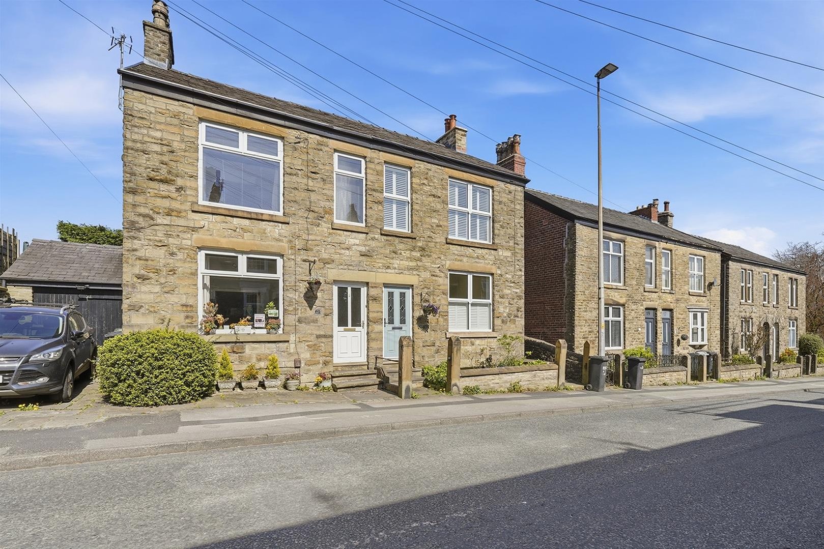 3 bedroom Semi-detached house For Sale