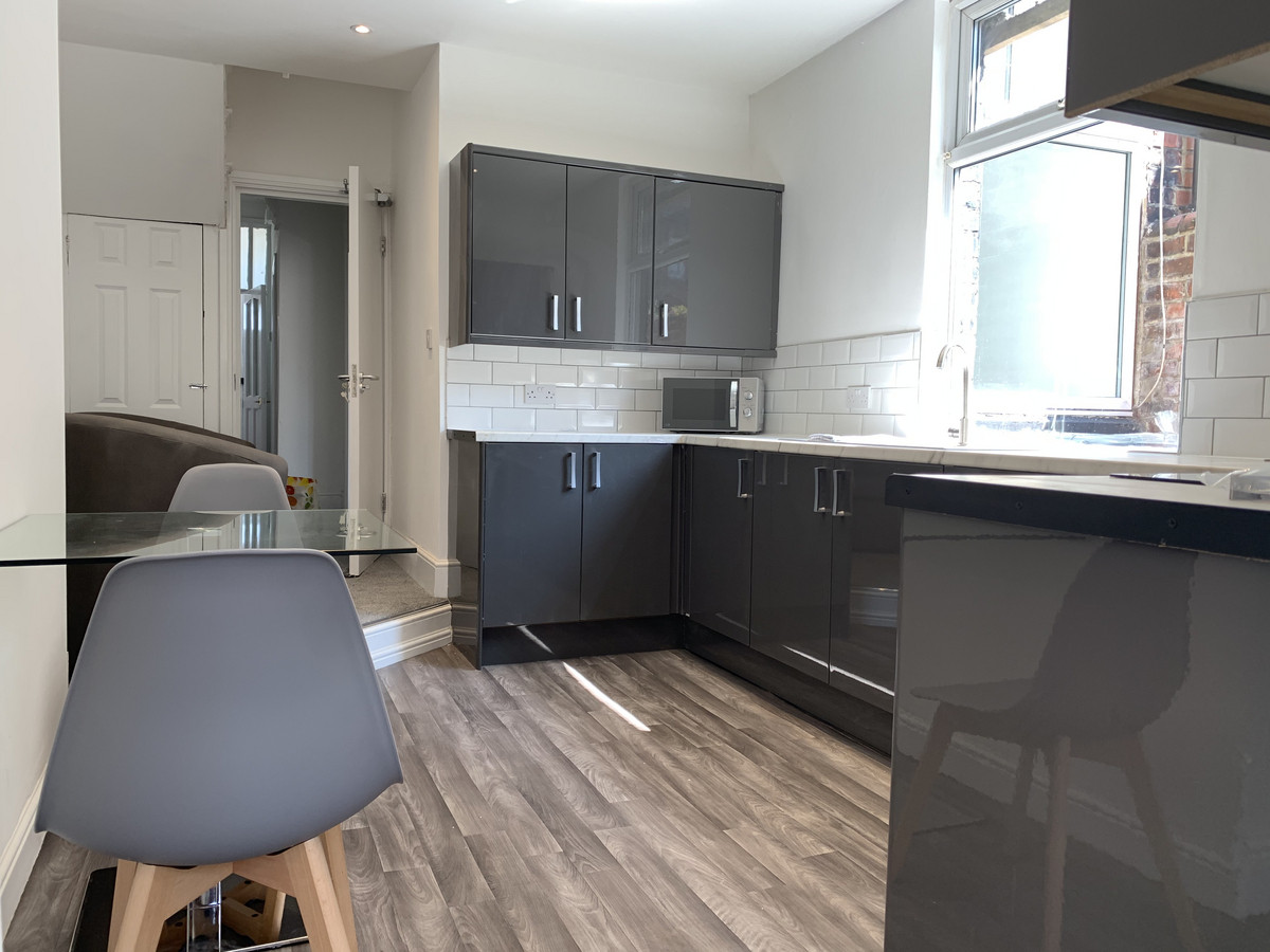 5 bedroom Terraced House For Sale