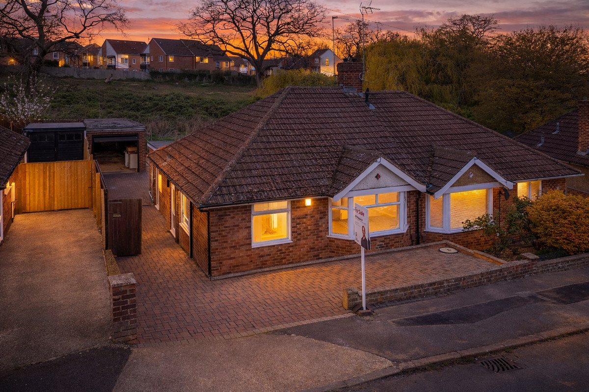 2 bedroom Semi-detached house For Sale