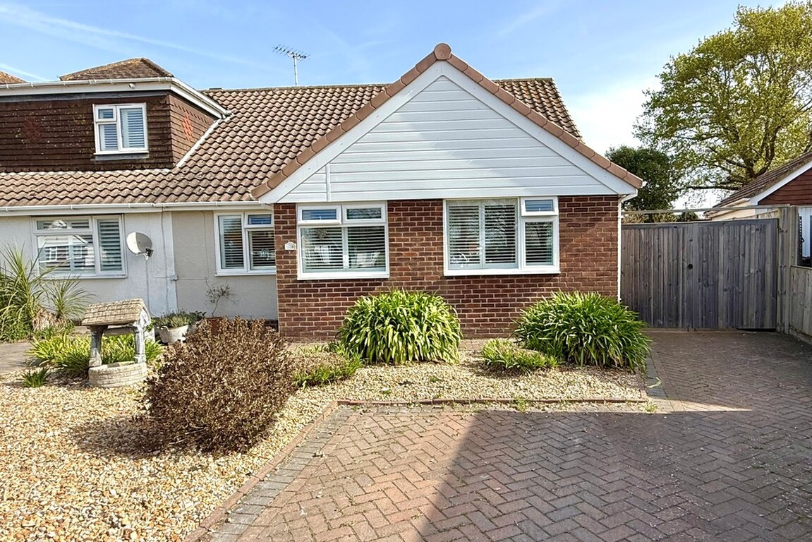 2 bedroom Detached bungalow Under Offer