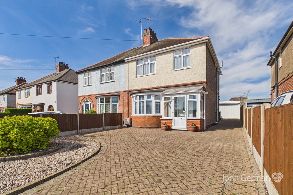3 bedroom Semi-detached house For Sale