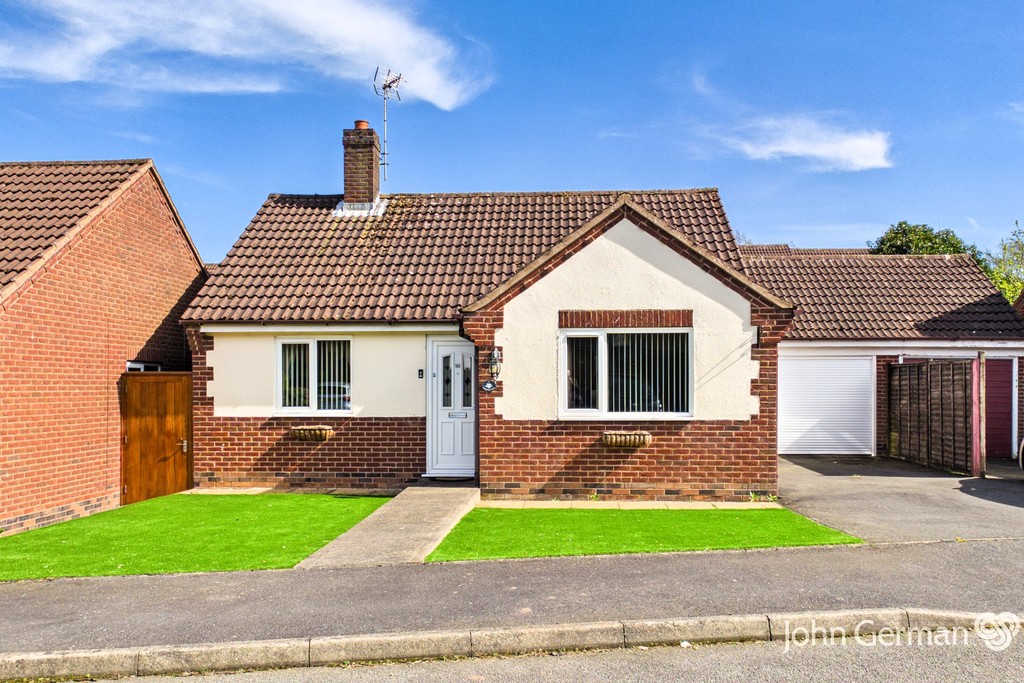 2 bedroom Detached house For Sale