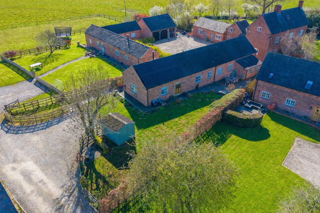 3 bedroom Barn For Sale