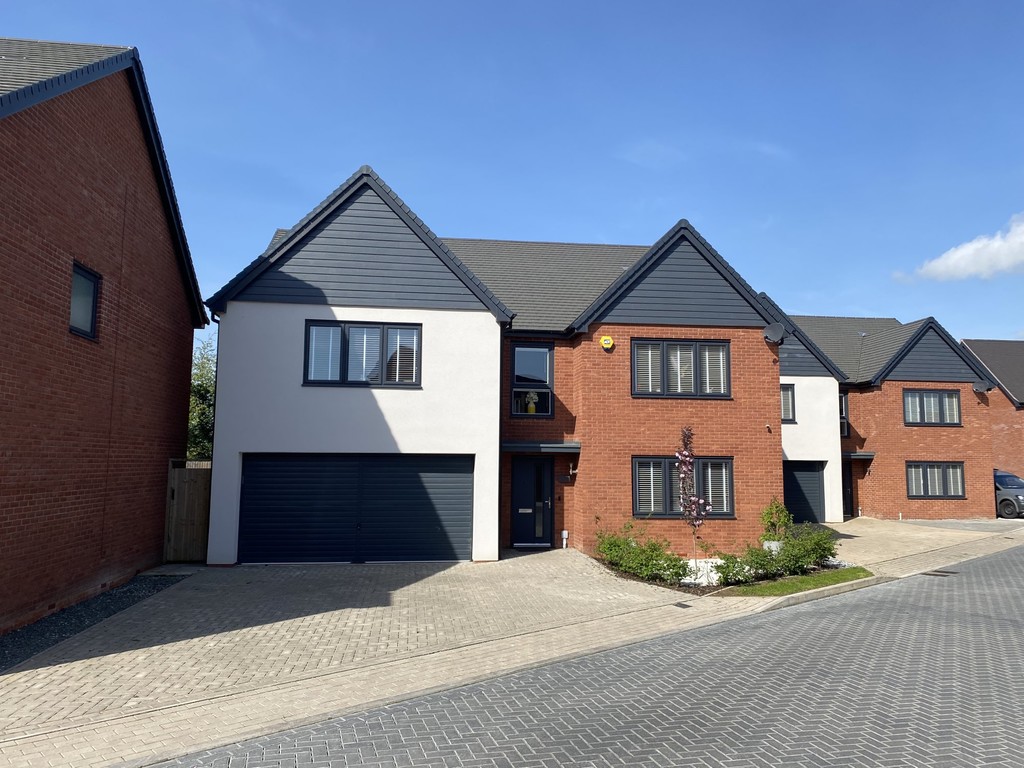 5 bedroom Detached house For Sale