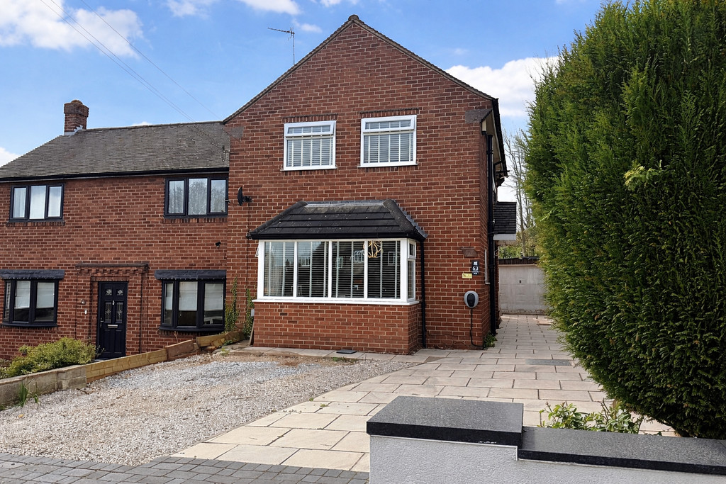 3 bedroom Semi-detached house For Sale
