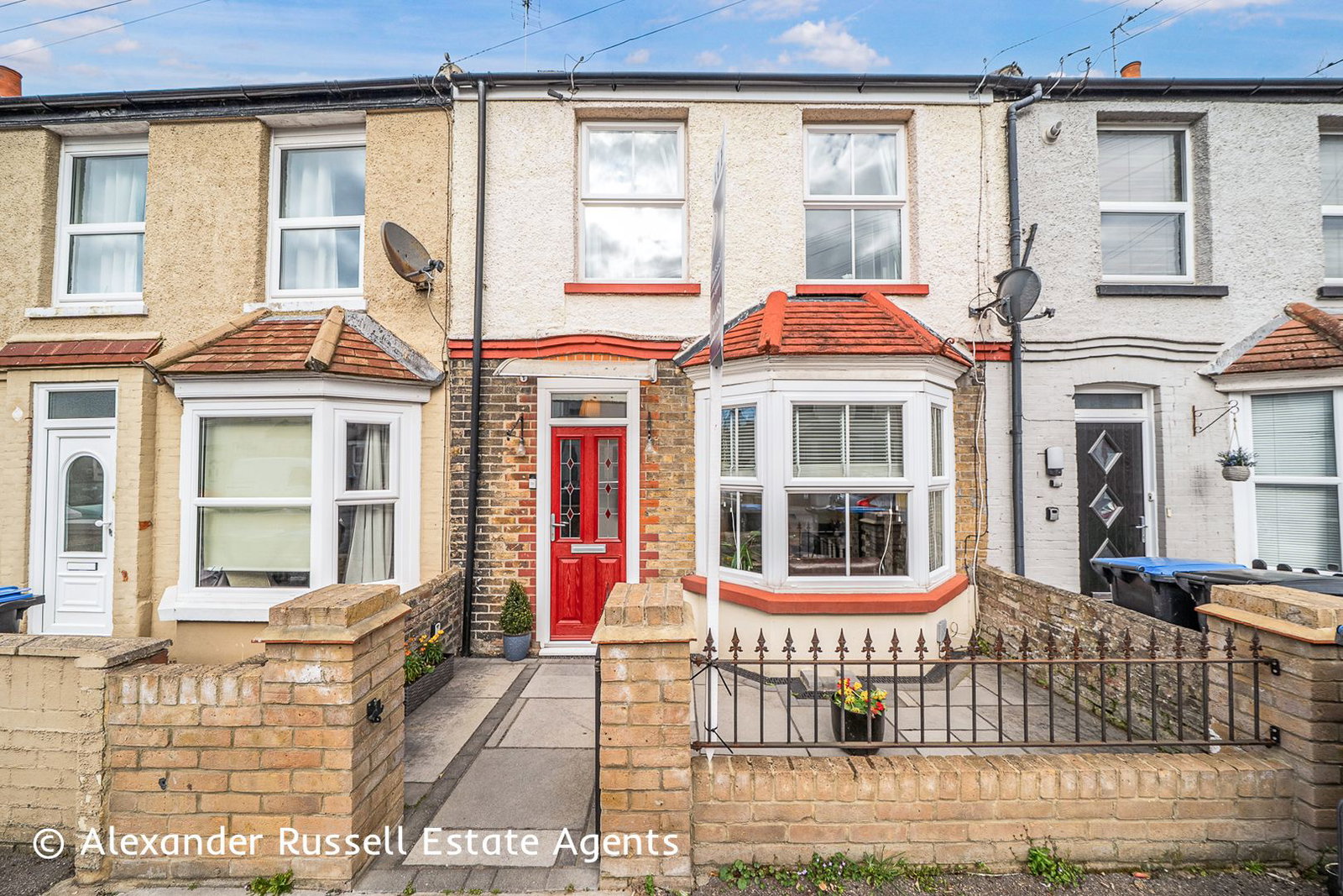2 bedroom Terraced House Under Offer