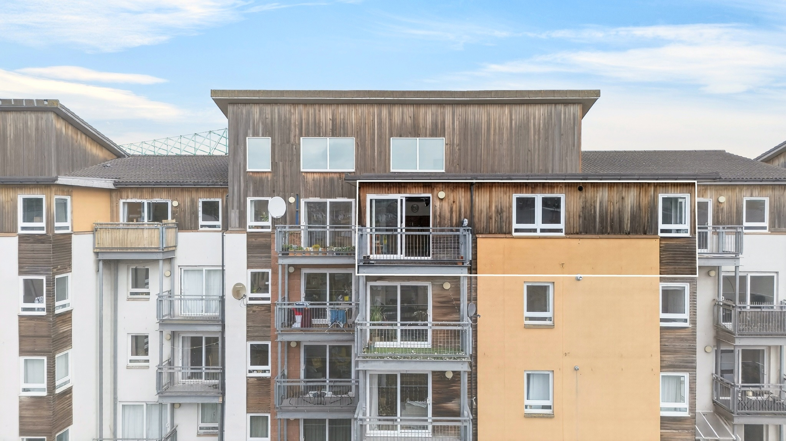2 bedroom Flat For Sale