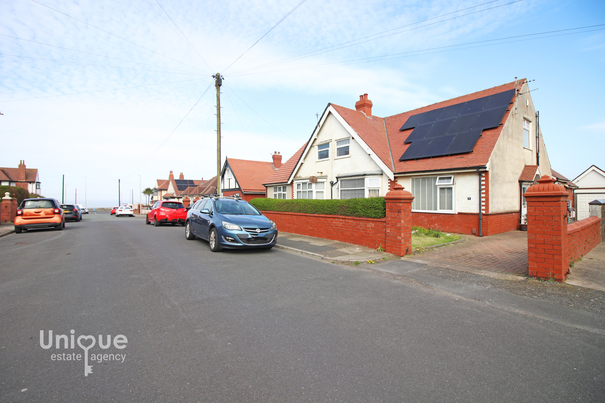4 bedroom Semi-detached house Under Offer