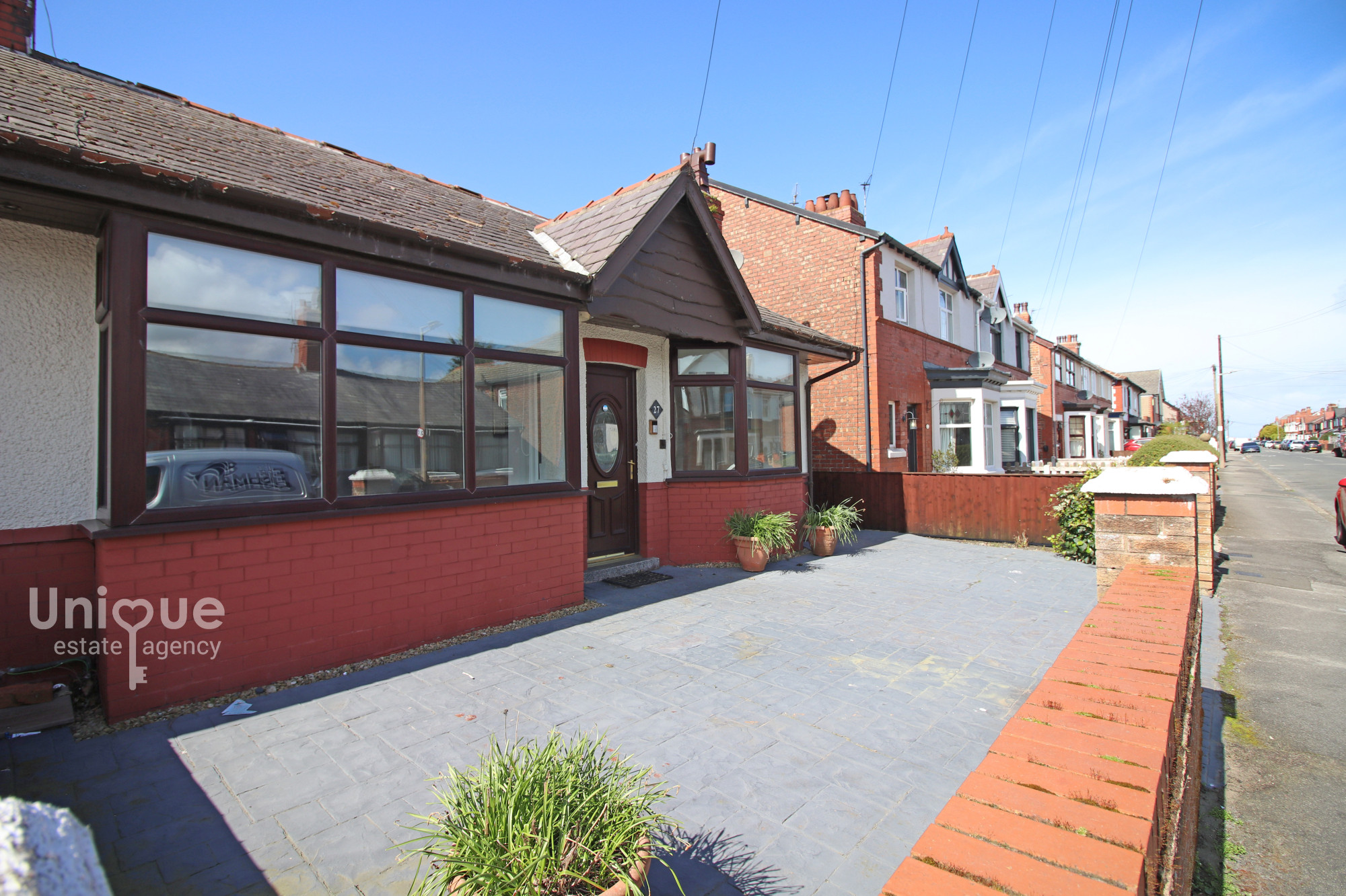 2 bedroom Detached bungalow For Sale