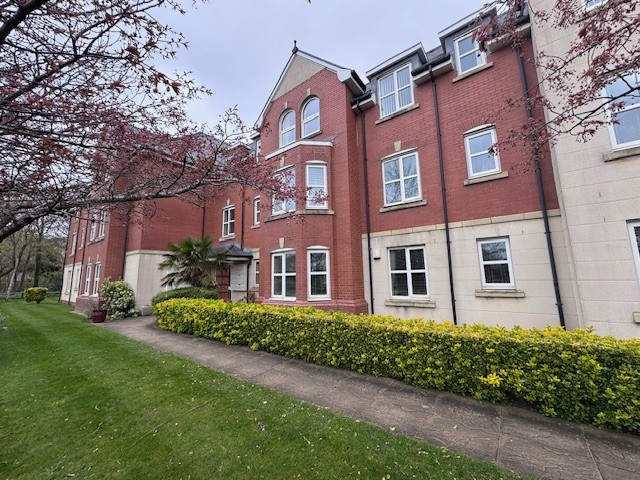 2 bedroom Flat share Under Offer