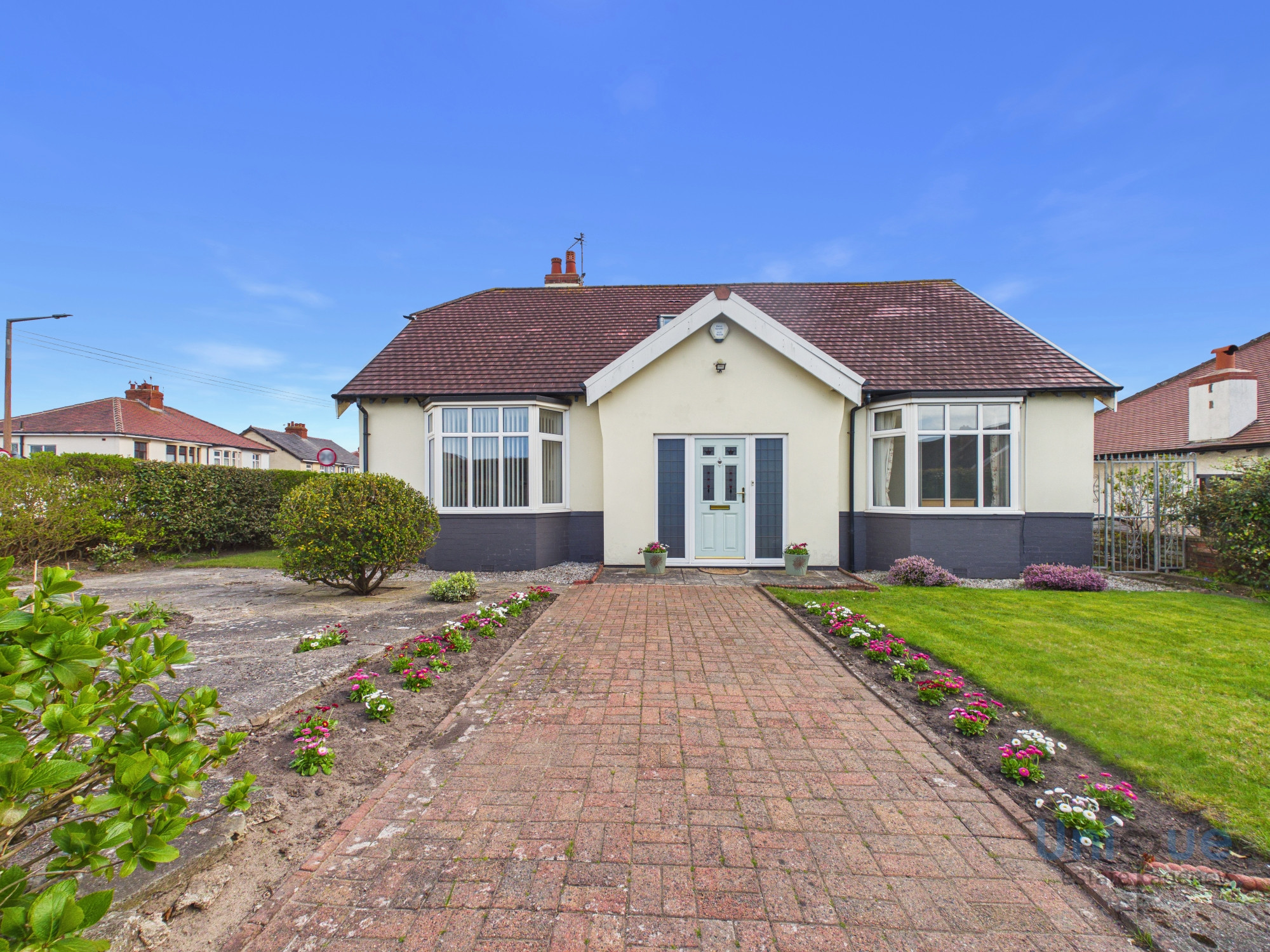 3 bedroom Link detached house Under Offer