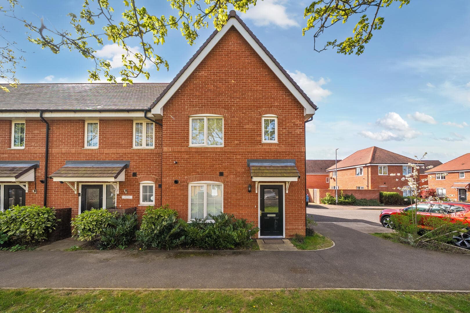 3 bedroom End of terrace house Under Offer