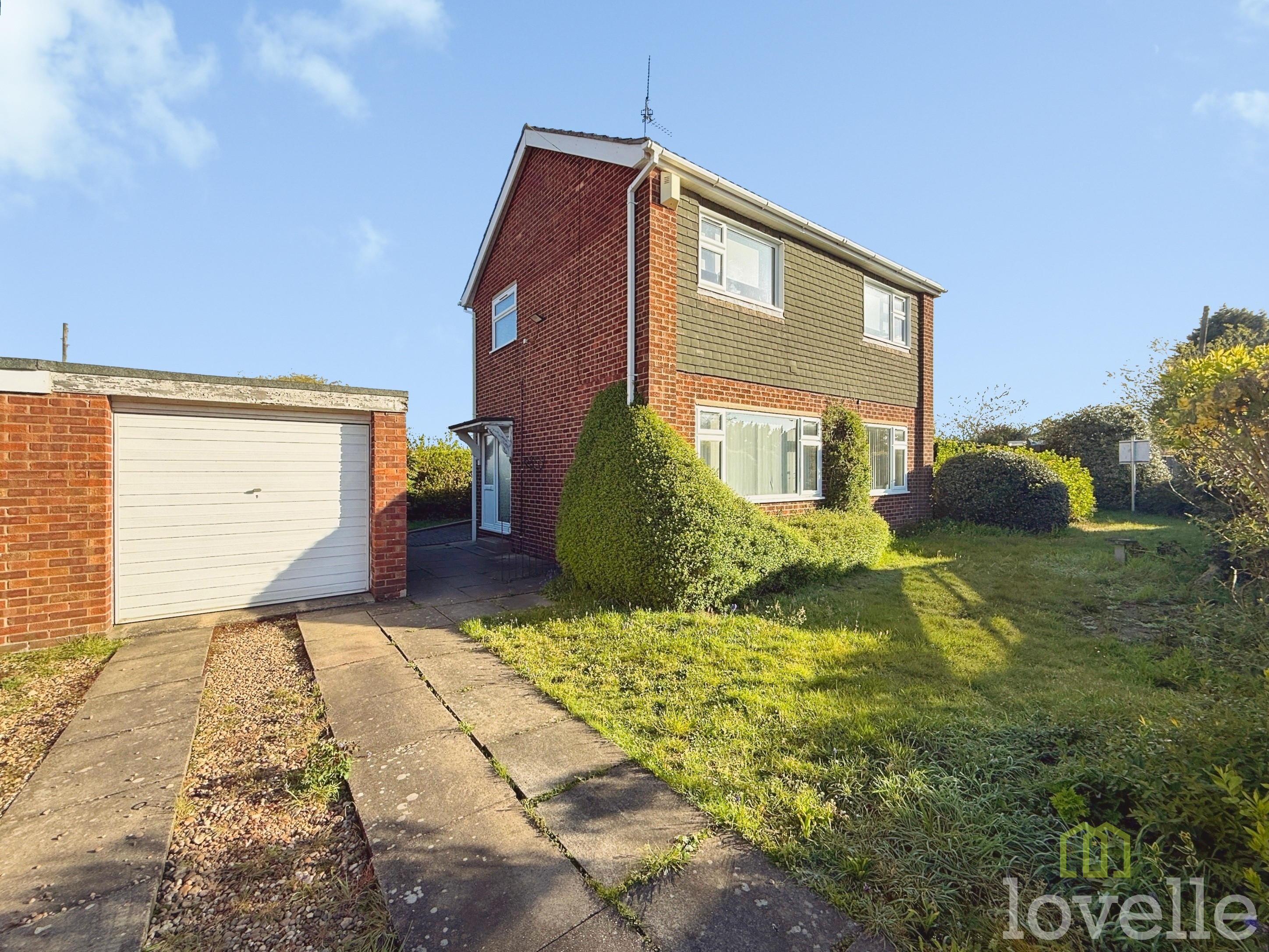3 bedroom Detached house For Sale